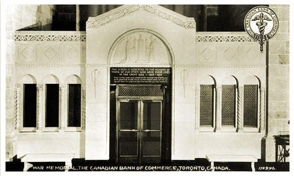 Mémorial de guerre au Siège social en 1931 Ce mémorial peut toujours être vu au siège social de la Banque CIBC situé à Commerce Court.
