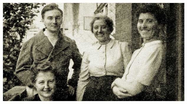 Knowlton avec des membres de la Résistance belge