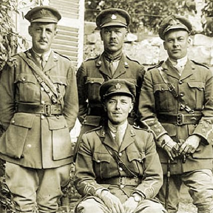 Quatre soldats pendant la guerre