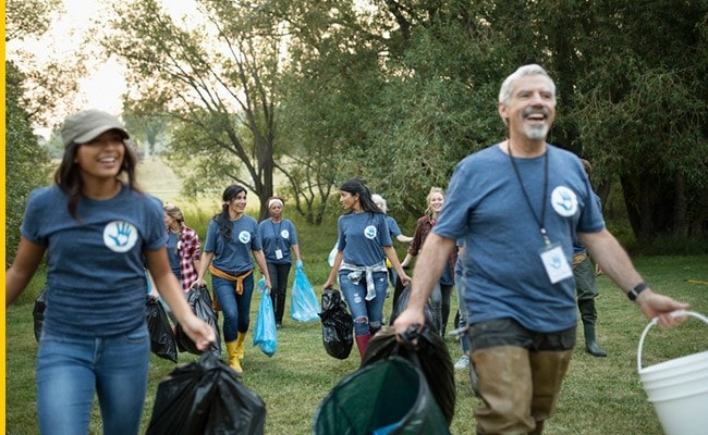 Volunteers cleaning up their community
